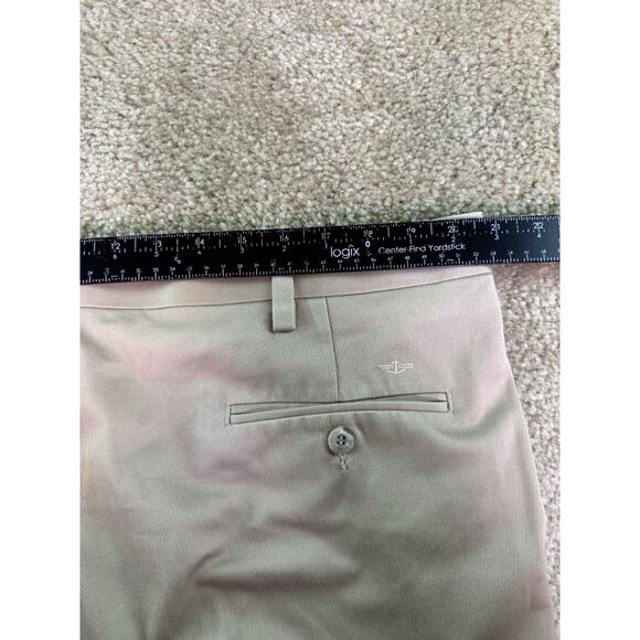 Dockers Pants Mens 40x32 Beige Khaki Classic Fit Slacks Trousers Pleated D522 - Picture 11 of 14